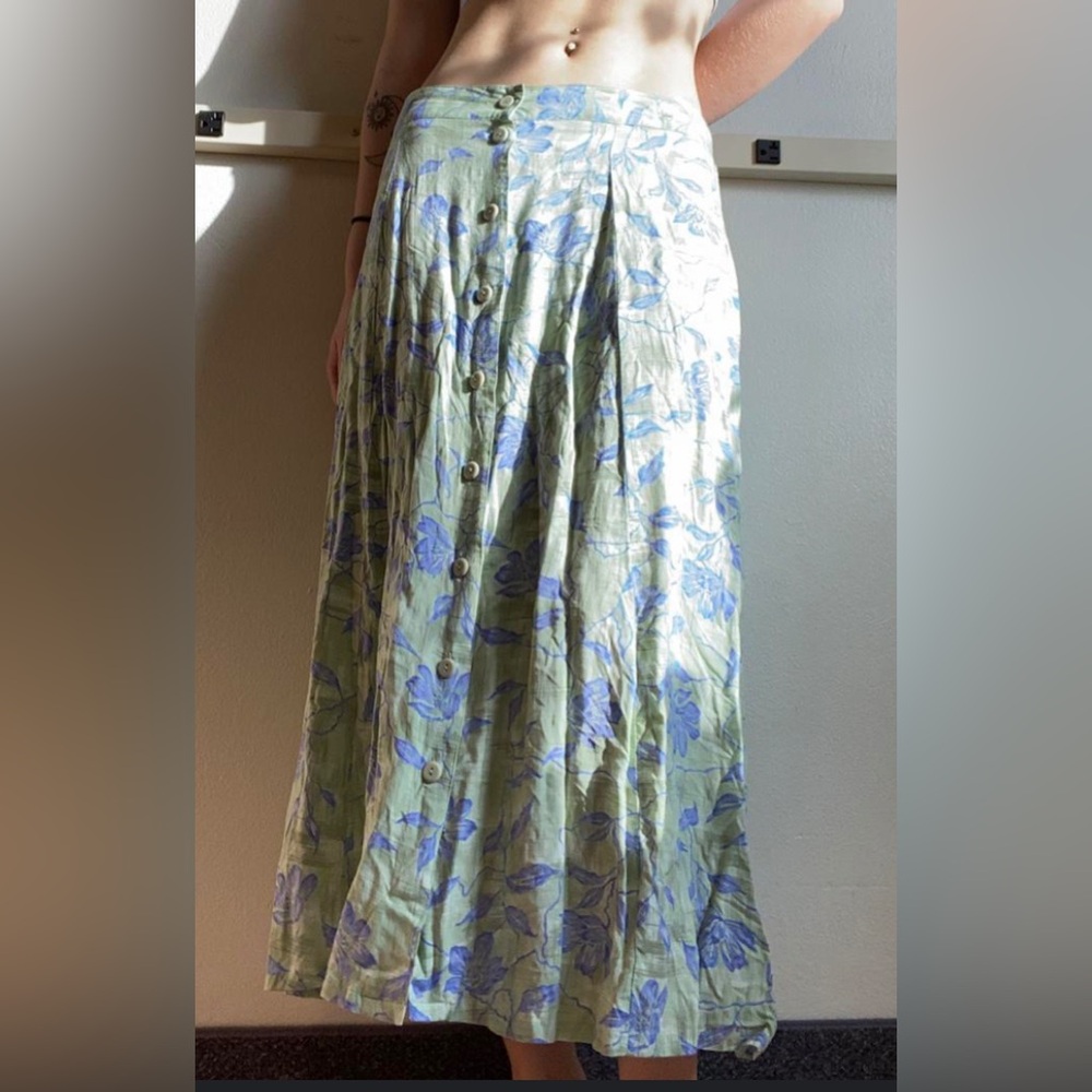 •SAG HARBOR•SAGE GREEN WITH BLUE FLORAL A-LINE MIDI SKIRT SIZE PETITE MEDIUM EUC - Picture 3 of 10